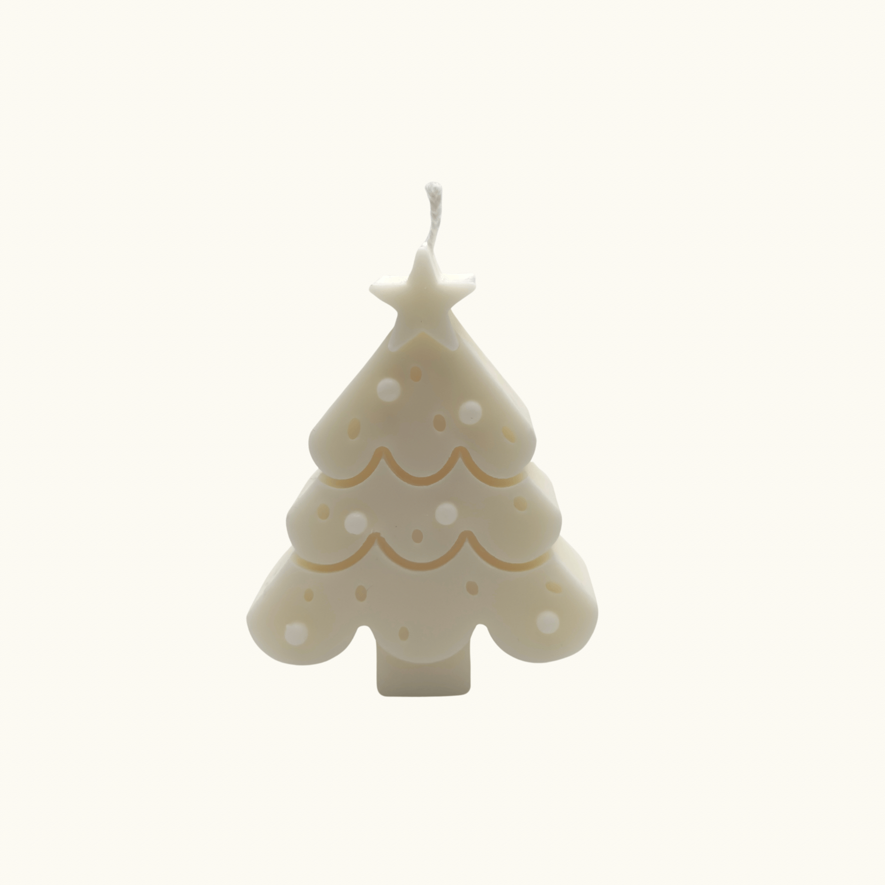 Tiny Christmas Tree Sojawachs-Kerze, handgefertigter Mini-Weihnachtsbaum, festlich geschmückt.