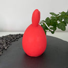Unsere Bunny Breeze Easter Egg Kerzen sind in verschiedenen Düften erhältlich. Die Düfte haben einen angenehmen und beruhigenden Geruch. Sie sind perfekt für gemütliche Tage. In Rot.