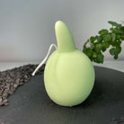 Hoppy Easter Egg Kerzen. Sie sind in verschiedenen Düften erhältlich. Die Düfte haben einen angenehmen und beruhigenden Geruch. Perfekt für entspannte Tage und Osterfeiertage. In Hellgrün.
