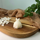 Die Little Bunny Gleam Sojawachs Kerze aus Handarbeit ist die ideale Osterkerze.