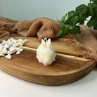 Little Bunny Gleam Hasenkerze. Diese Designerkerze ist in verschiedenen Düften erhältlich. Der Geruch ist entspannend und angenehm.