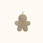 „Sweet Ginger Buddy Kerze in allen drei Farben auf dem Tisch arrangiert – handgemachte Winterkerze.“