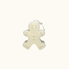 Auf diesem Bild sieht man unsere Sweet Gingerbread Dreams Kerze. Sie ist handgemacht aus Bio Sojawachs. Zudem ist sie umweltfreundlich, nachhaltig und vegan.